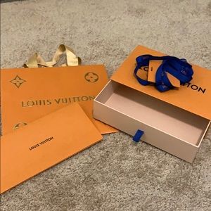 Full set LV packaging